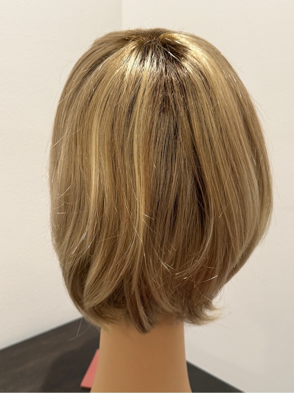 Estetica Light Blonde Short Layered Women’s Wig Style Heather 0203 - Picture 3 of 11